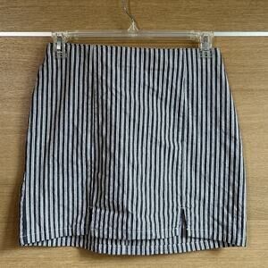 Hollister Ultra High Rise Black Striped Mini Skirt w/front Slits Women’s Sz M